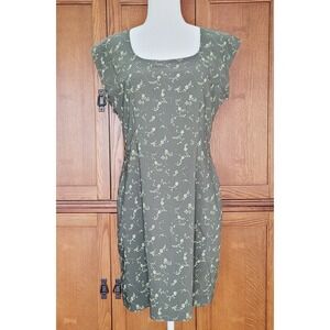 Vintage David Wayne Women's Green Floral Cap Sleeve Square Neck Dress. Size‎ S/M
